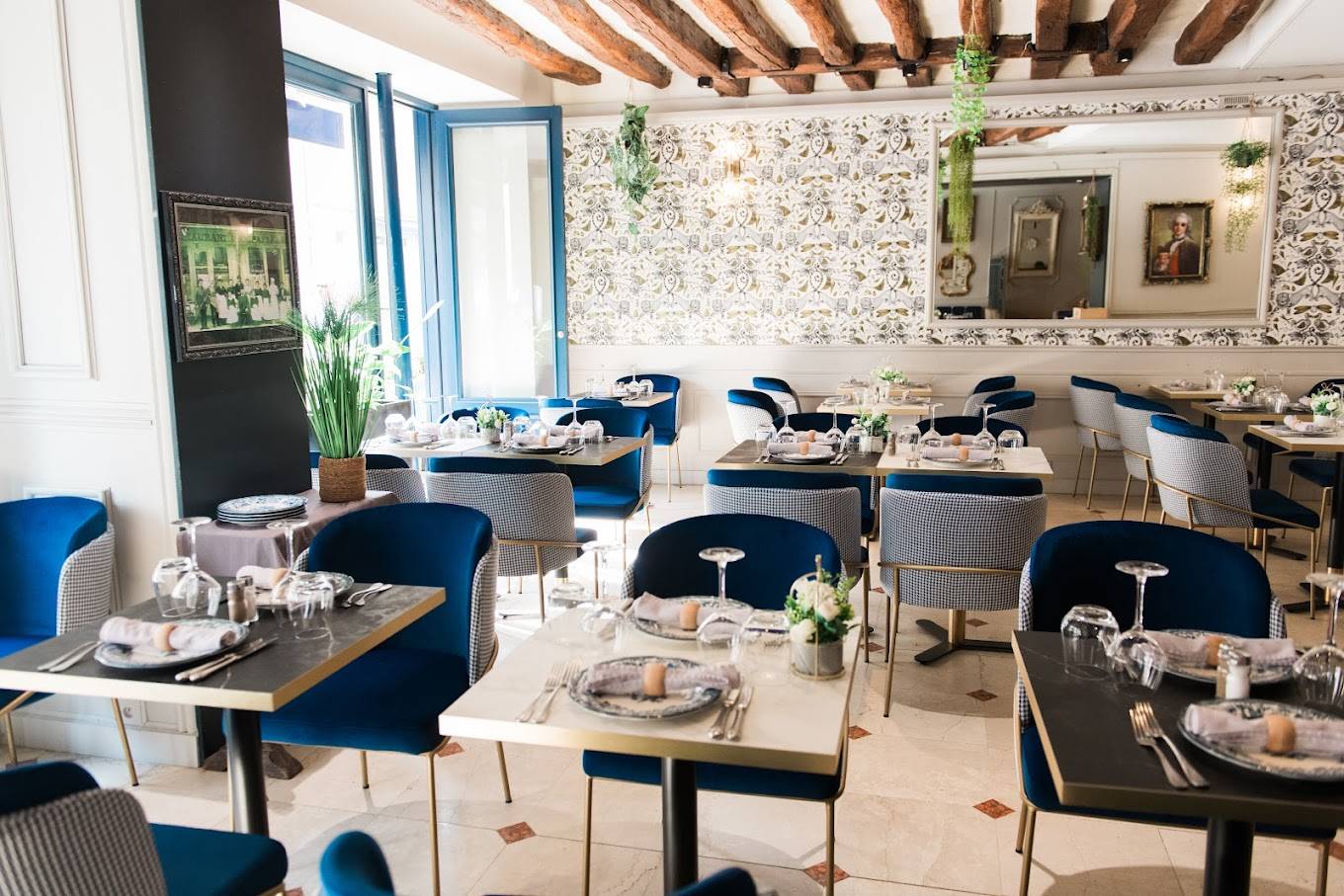 Aménagement du restaurant Chapeau à Versailles 0