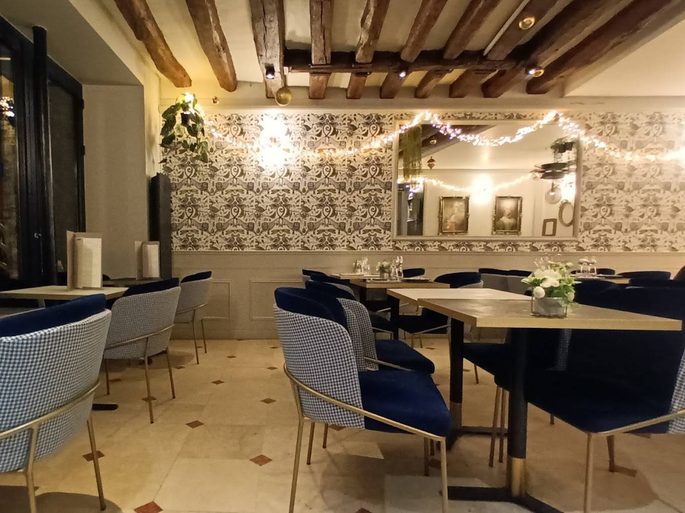 Aménagement du restaurant Chapeau à Versailles 3